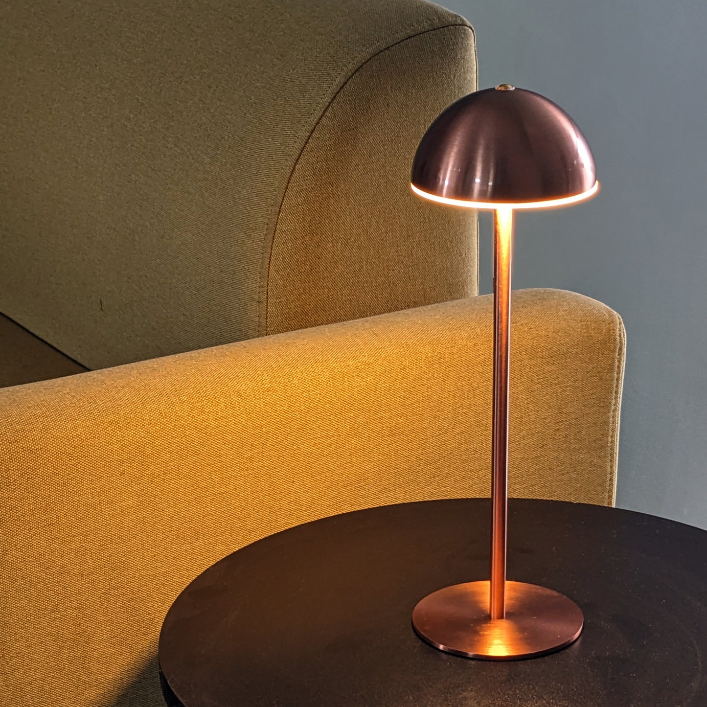 Modern Minimalist Copper Finish LED Table Lamp - Sleek Design for Home & Office Décor