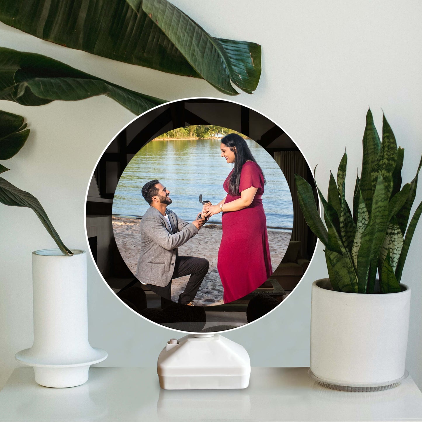 LED Photo Frame & Mirror Combination Elegant Light-Up Display for Photos & Reflection Perfect for Home Decor, Weddings, and Gifts (Round Shape)