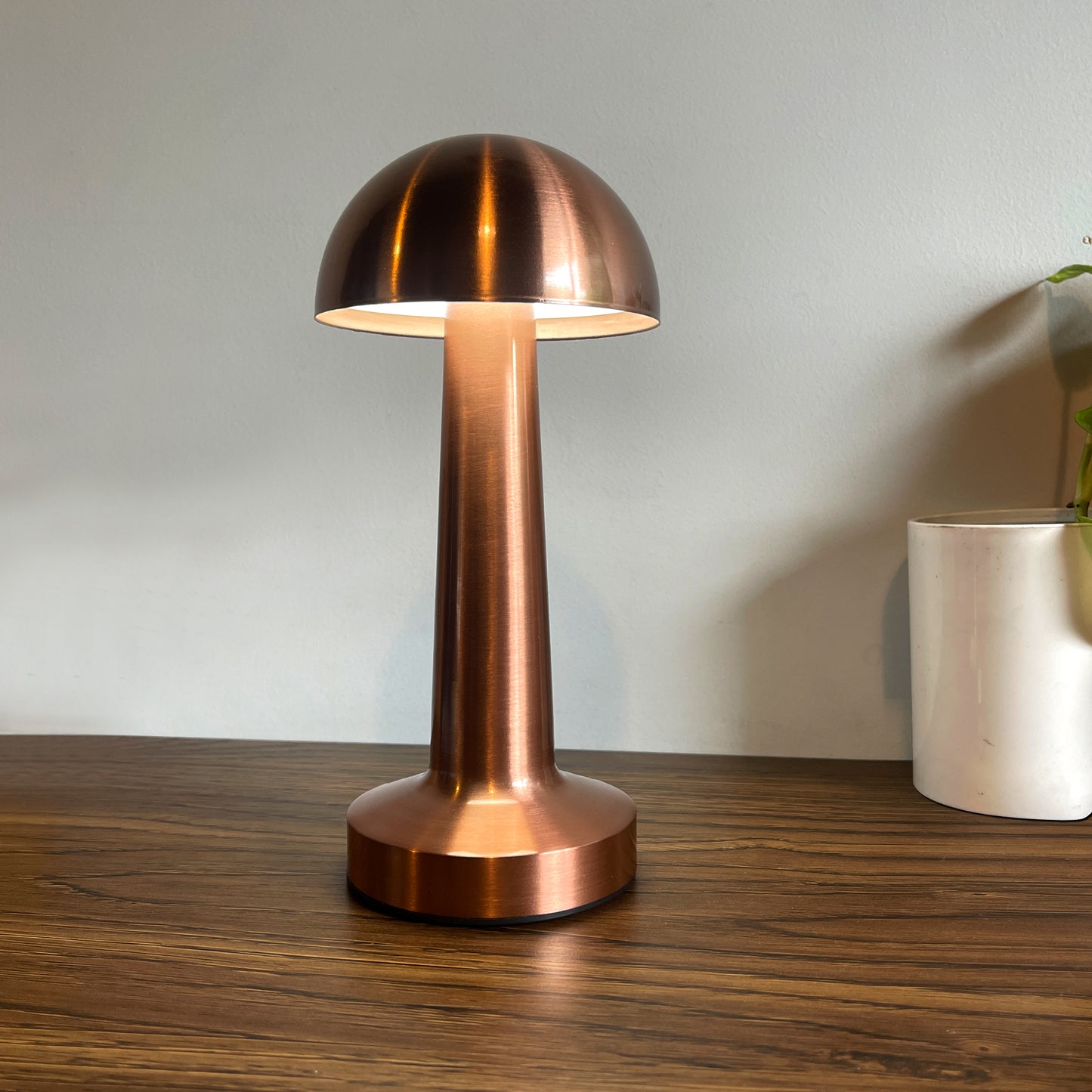 Rechargeable Retro-Style Mushroom Metal Touch Lamps